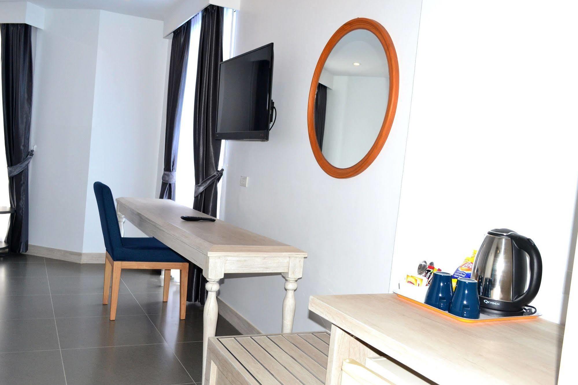 Flipper Lodge Hotel - Sha Extra Plus Pattaya Dış mekan fotoğraf