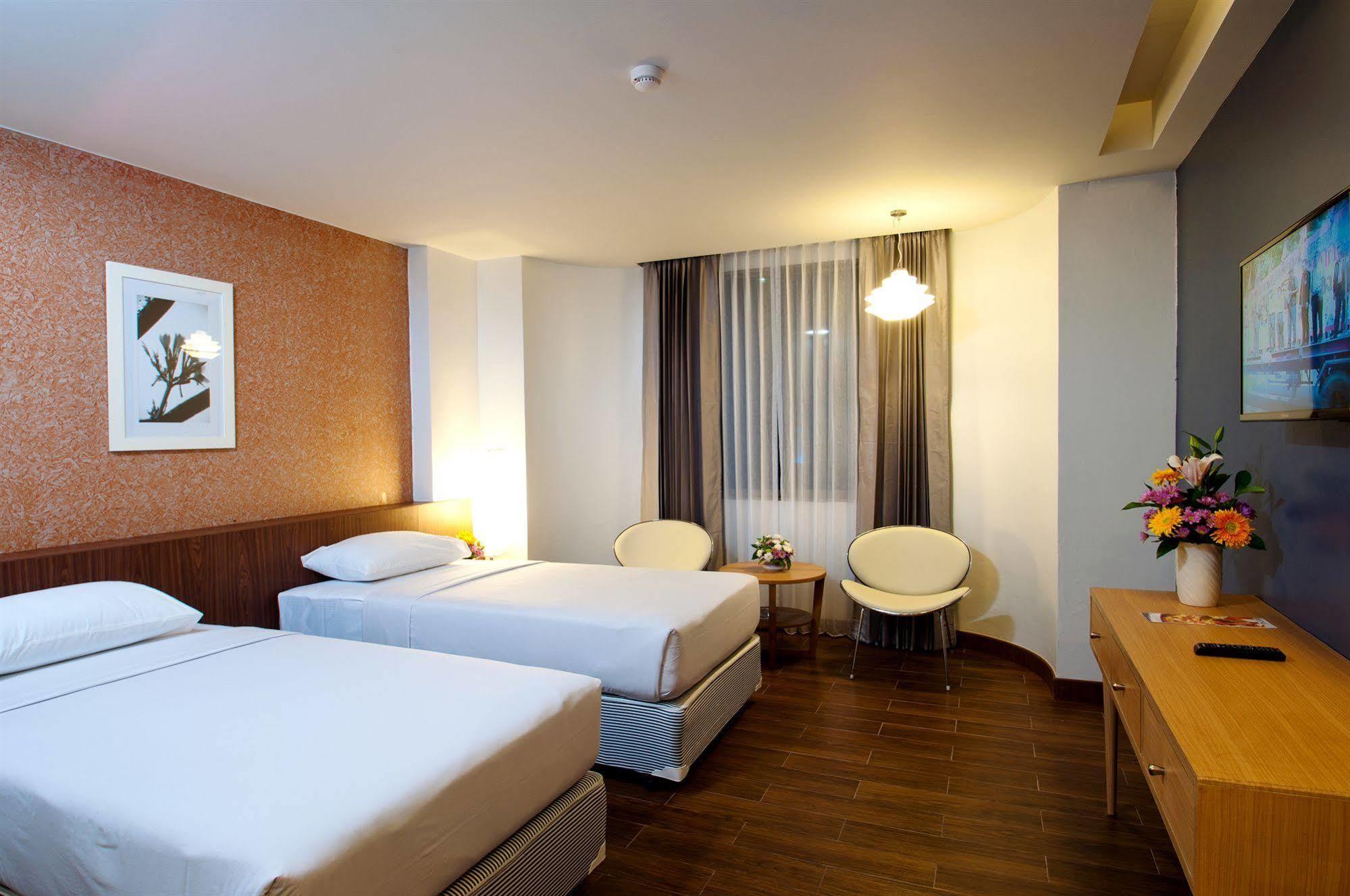 Flipper Lodge Hotel - Sha Extra Plus Pattaya Dış mekan fotoğraf